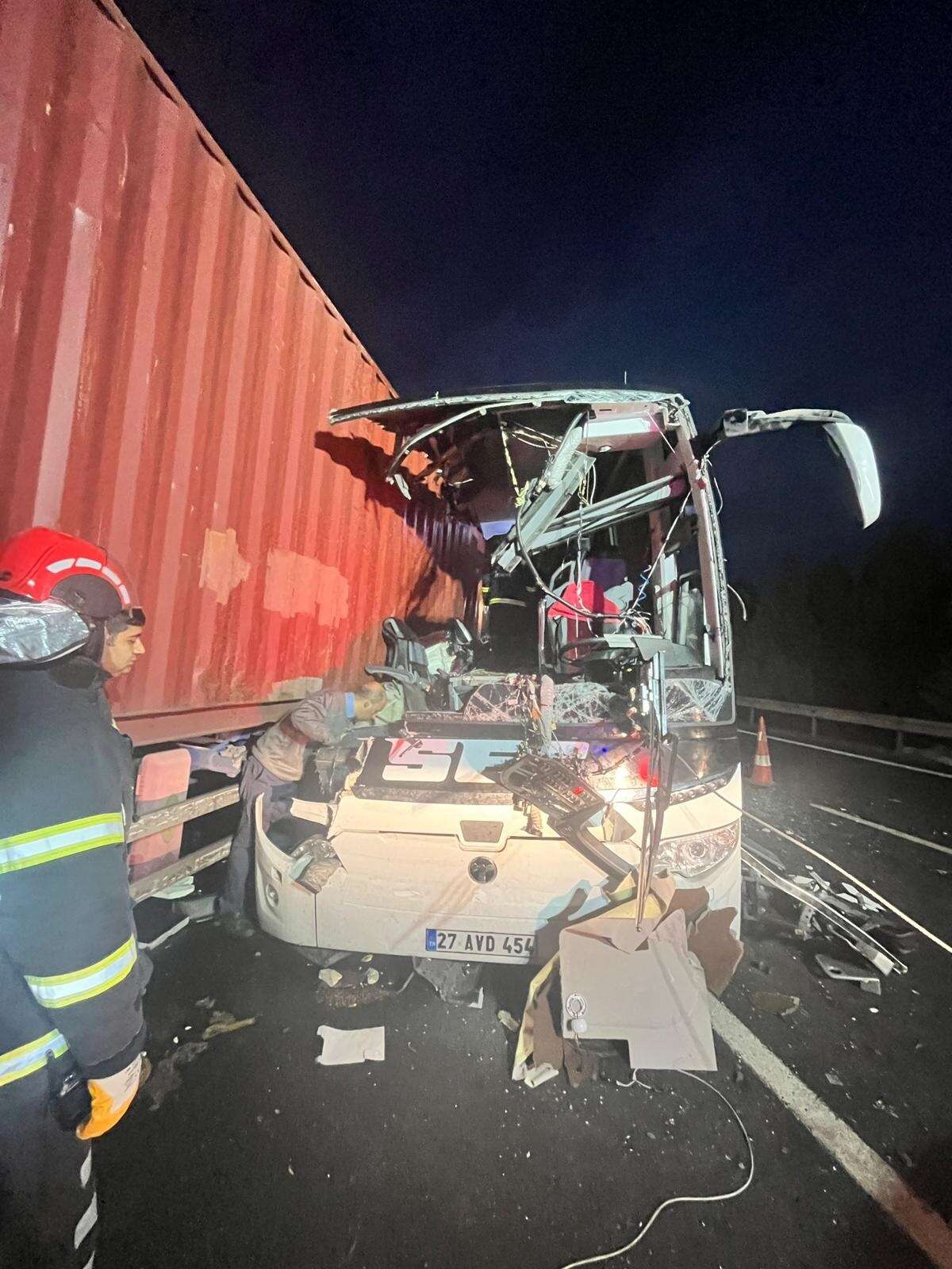 7 kişinin öldüğü otobüs kazasının nedenini yaralı kurtulan yolcu açıkladı 19